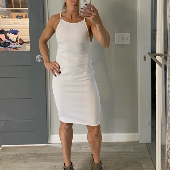 Dresses & Skirts - NWT White bodycon low back dress